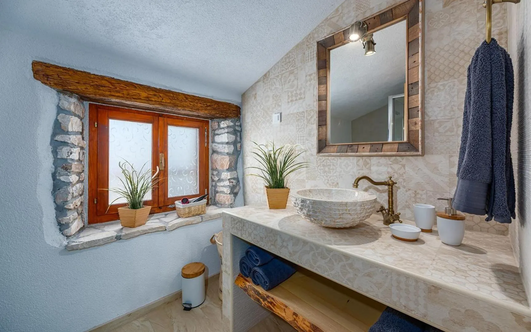 Holiday home Rustic Stone Holiday House With Pool Marcana Croatia