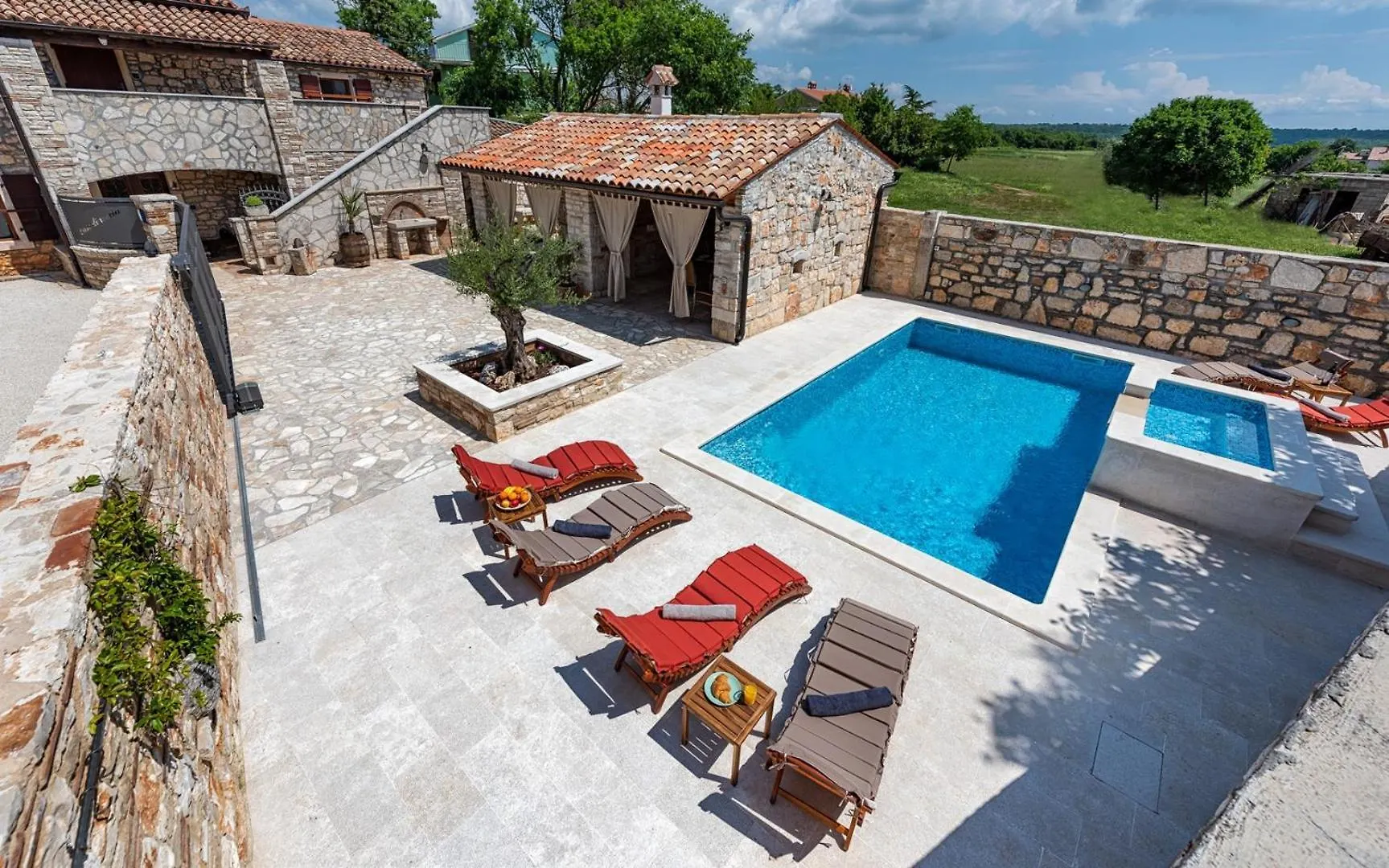 Rustic Stone Holiday House With Pool Marcana 0*,