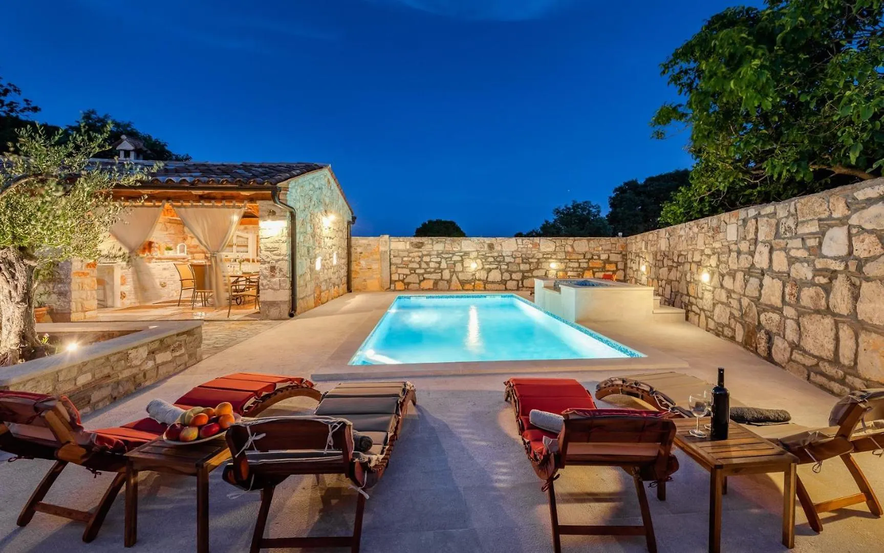 Rustic Stone Holiday House With Pool Marcana Holiday home